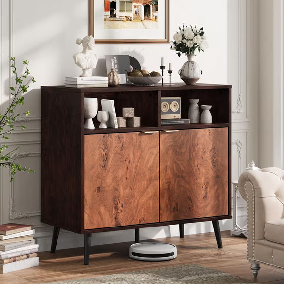 Sideboard i valnøddebrun med skuffer og døre